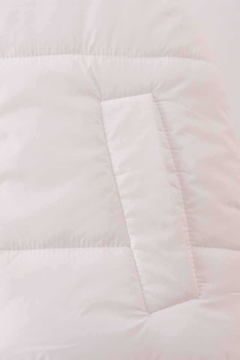 White mom&me puffer vest